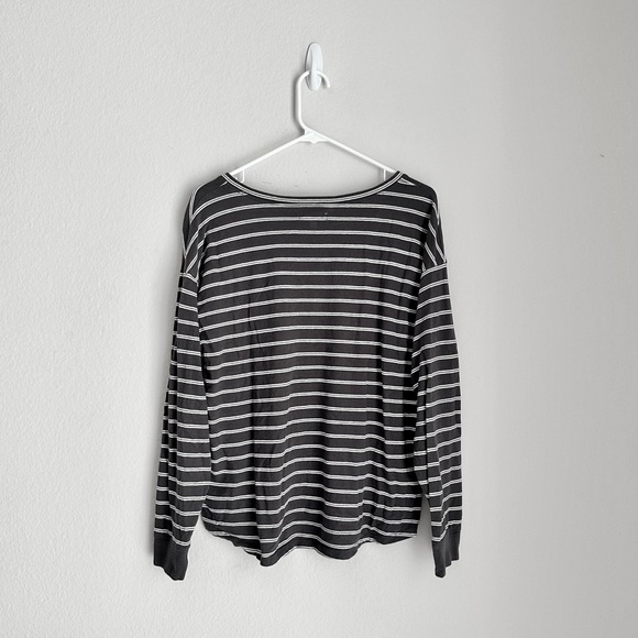 Madewell Do Well Grey and White Striped Softfade Cotton V-Neck Relaxed Tee Top - Picture 4 of 8